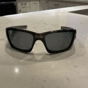 Oakley mens polarized sunglasses